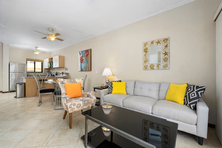2bed 2.5 Bath Fully Gated Town House - Aruba