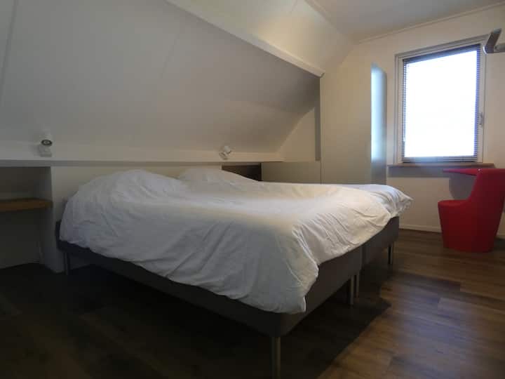 chumba cha kulala 2 sakafu ya kwanza