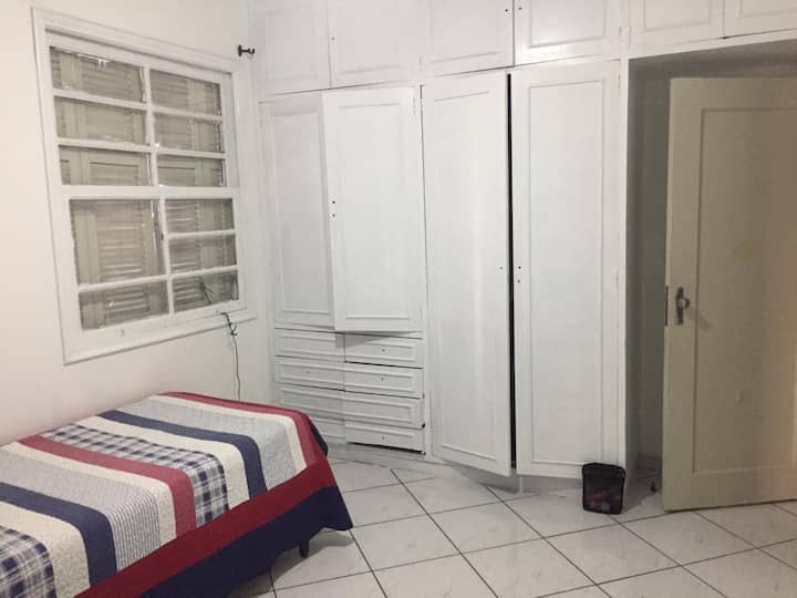Amplo Apartamento à 100m Da Praia - Santos