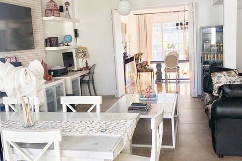 Spectacular apartment. Great location.
