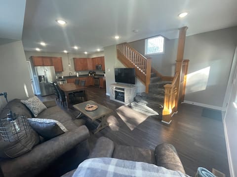 Welcoming 2BD/1BA home walking distance from town