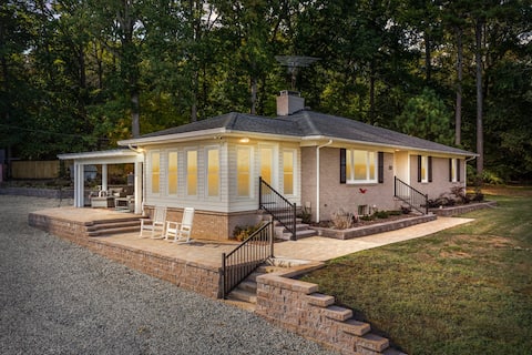 White Oak Hill, minutes to UNC & Duke