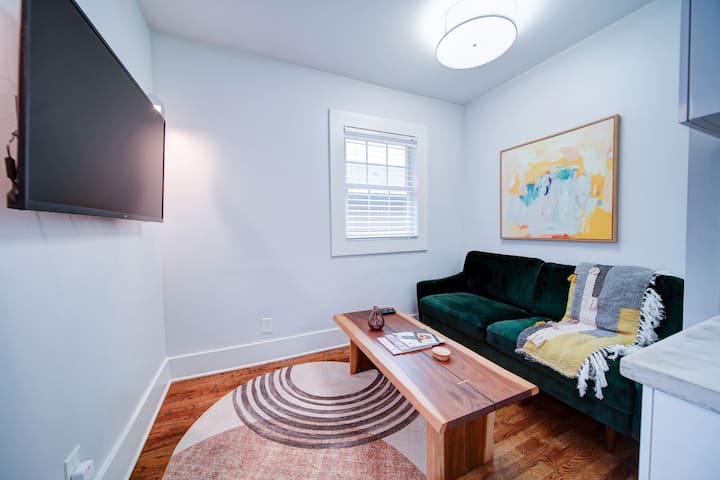 Bright Studio | Walk To Bofa Stadium - Spectrum Center