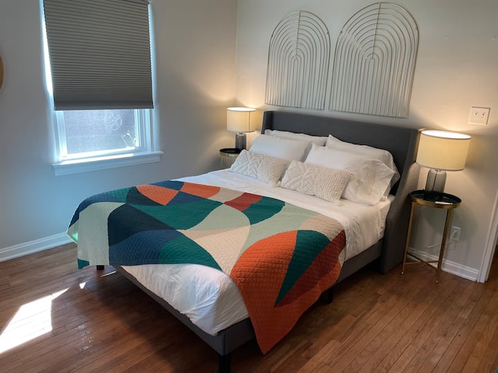 غرفة النوم رقم2 - سرير بحجم كبير