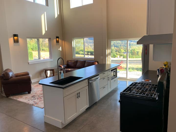 Luxury Shome, Views Above Skagit Valley- Ev Charge - Mount Vernon, WA