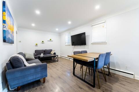 Luxe | 3 TV's | 2 Kitchens | Mins Frm DT | Parking