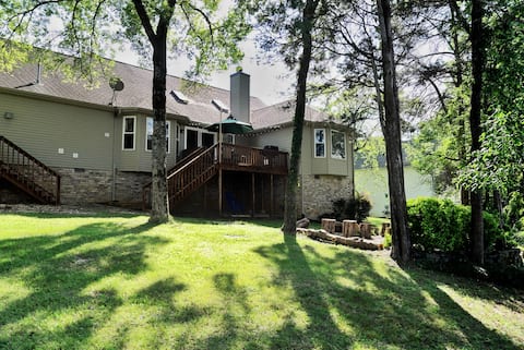 4 Bedroom | Sleeps 10 | Huge Outdoor Space