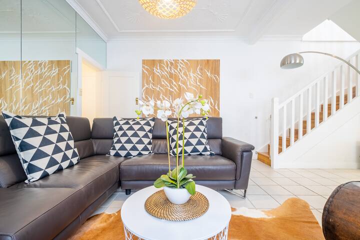 Bondi Boho House – Jacuzzi Pool/Spa & Parking gallery image 5