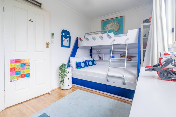 Bondi Boho House – Jacuzzi Pool/Spa & Parking gallery image 4