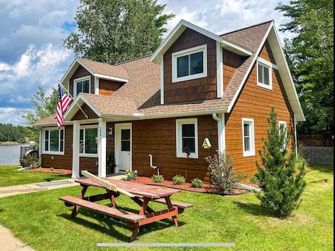Lake Nokomis 4-bedroom Cottage