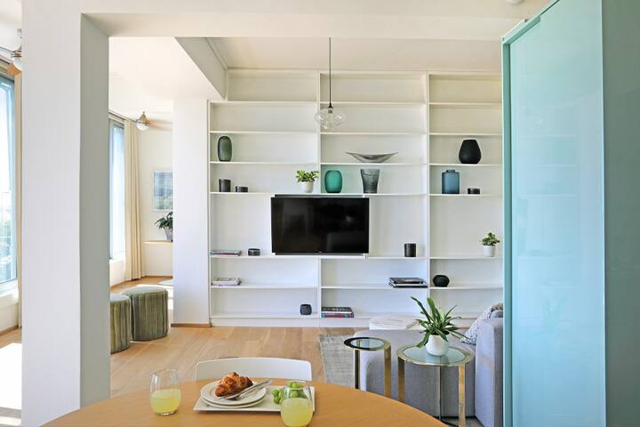 Charming Clifton Apartment – Number 4701 gallery image 4