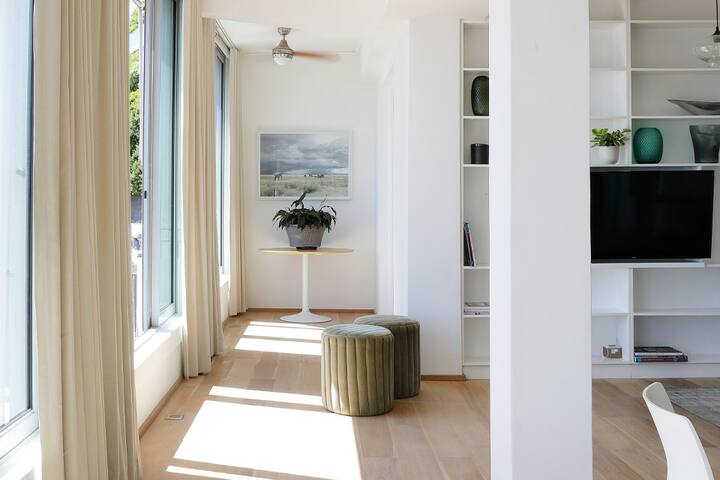 Charming Clifton Apartment – Number 4701 gallery image 5