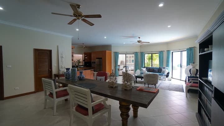 Luxueuse Villa 3 Chambres A 500 M De La Plage - Pattaya City