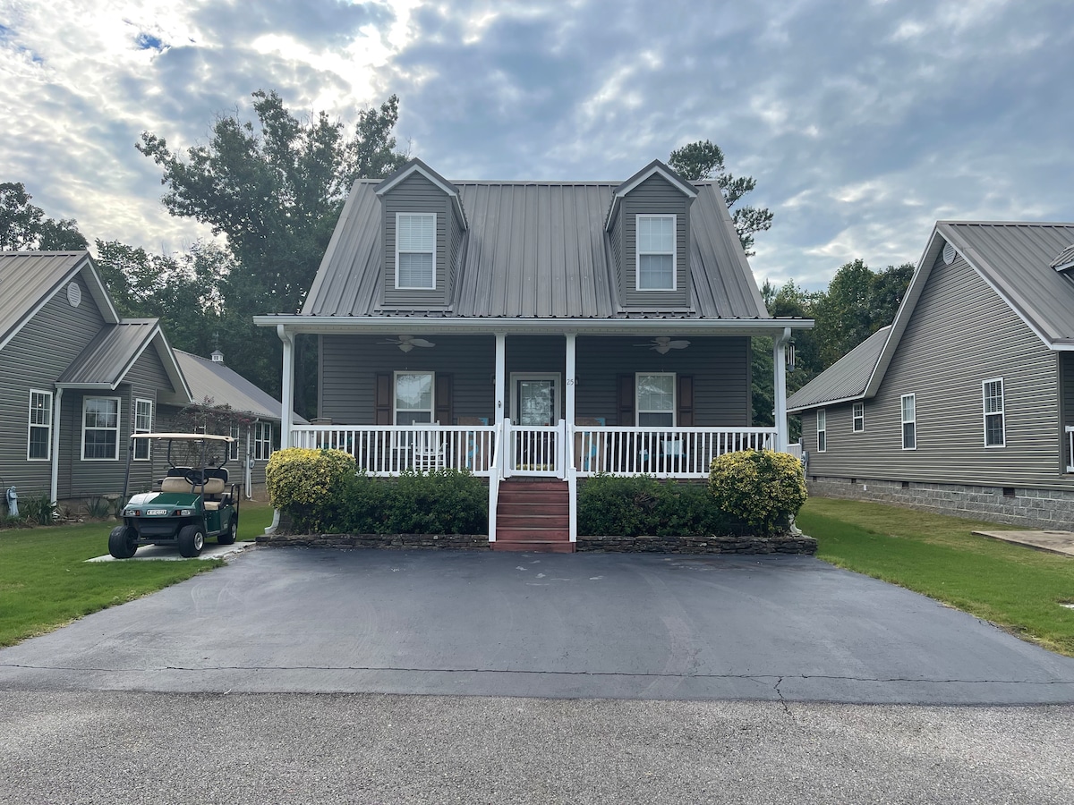 Pickwick Lake House with Pool Access Houses for Rent in Iuka