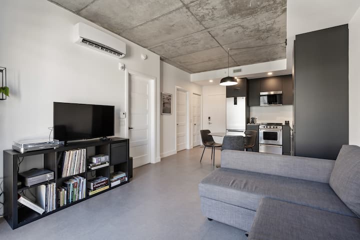Initial | Espace M | Centre-ville De Québec - Quebec City