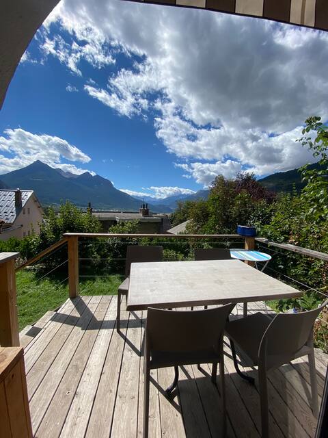 Luxury apartment with stunning views and garden