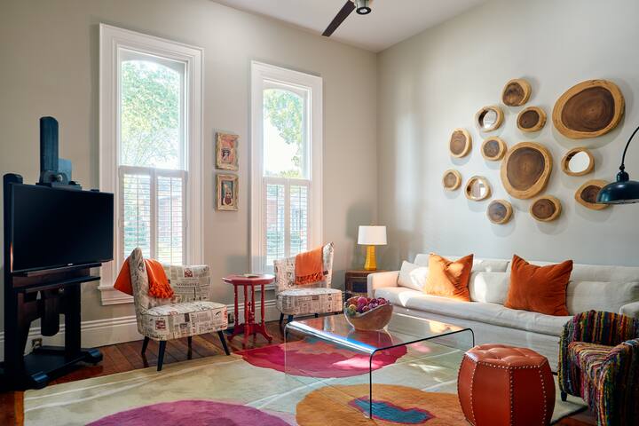 Premium location, Historic 2,000 sq ft Home gallery image 2