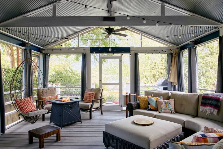 Premium location, Historic 2,000 sq ft Home gallery image 4