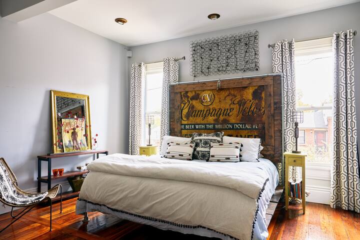 Premium location, Historic 2,000 sq ft Home gallery image 5