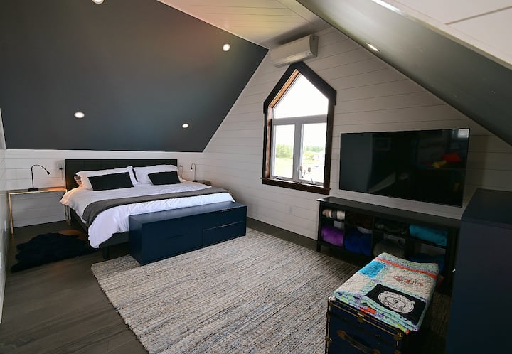 ห้องนอนใหญ่ชั้นบน