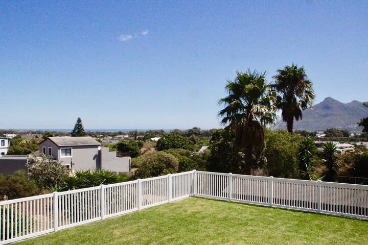 Welcome to a family paradise! Pool, garden, pets gallery image 3