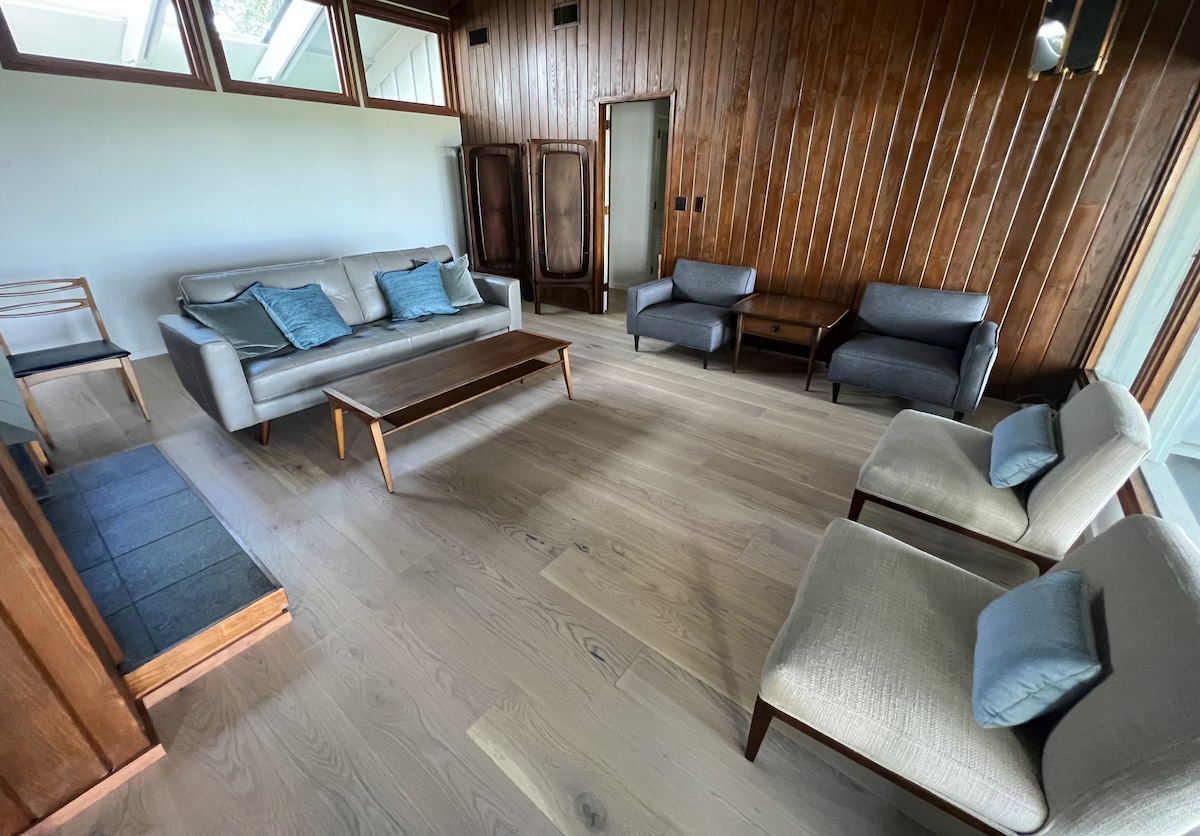 Successful Airbnb property: MCM Magic on the Marsh in Mount Pleasant