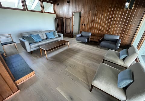 Successful Airbnb property: MCM Magic on the Marsh in Mount Pleasant