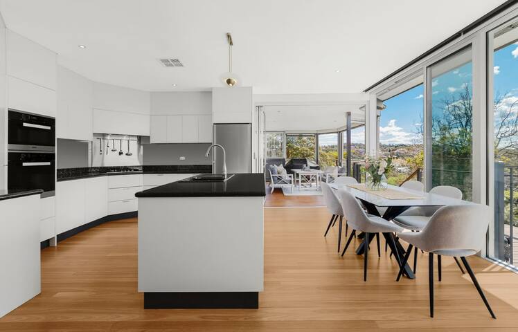 Endless Views in Family Home with Pool gallery image 5