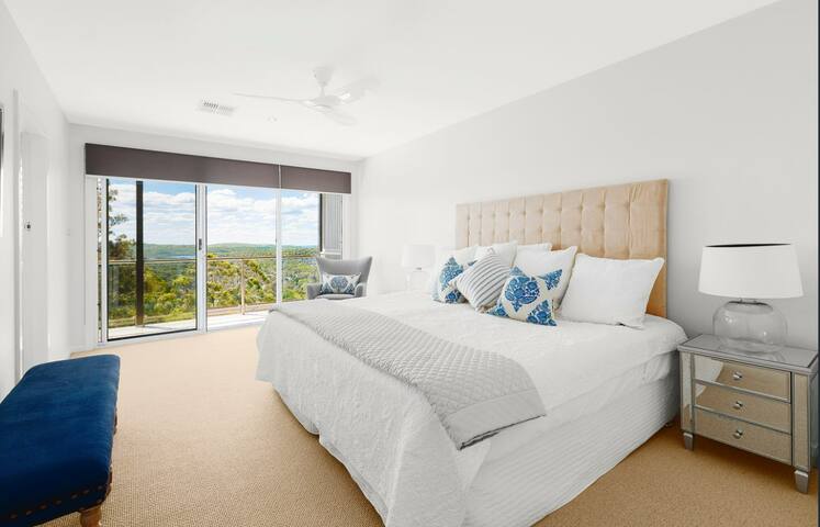 Endless Views in Family Home with Pool gallery image 3