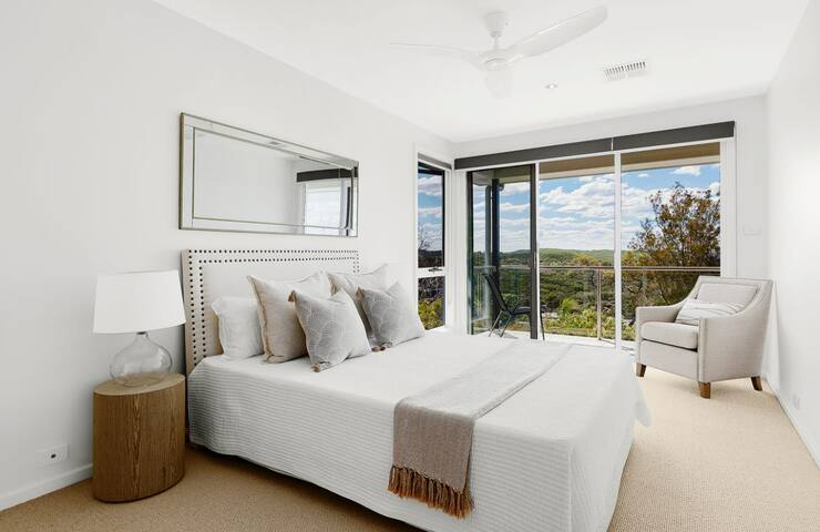 Endless Views in Family Home with Pool gallery image 2