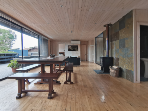 Spacious house with a sink, a few blocks from the beach.