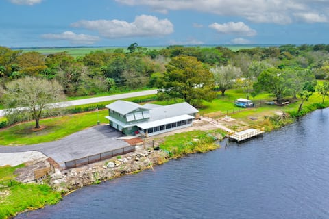 Lake access, private dock, boat ramp & RV parking