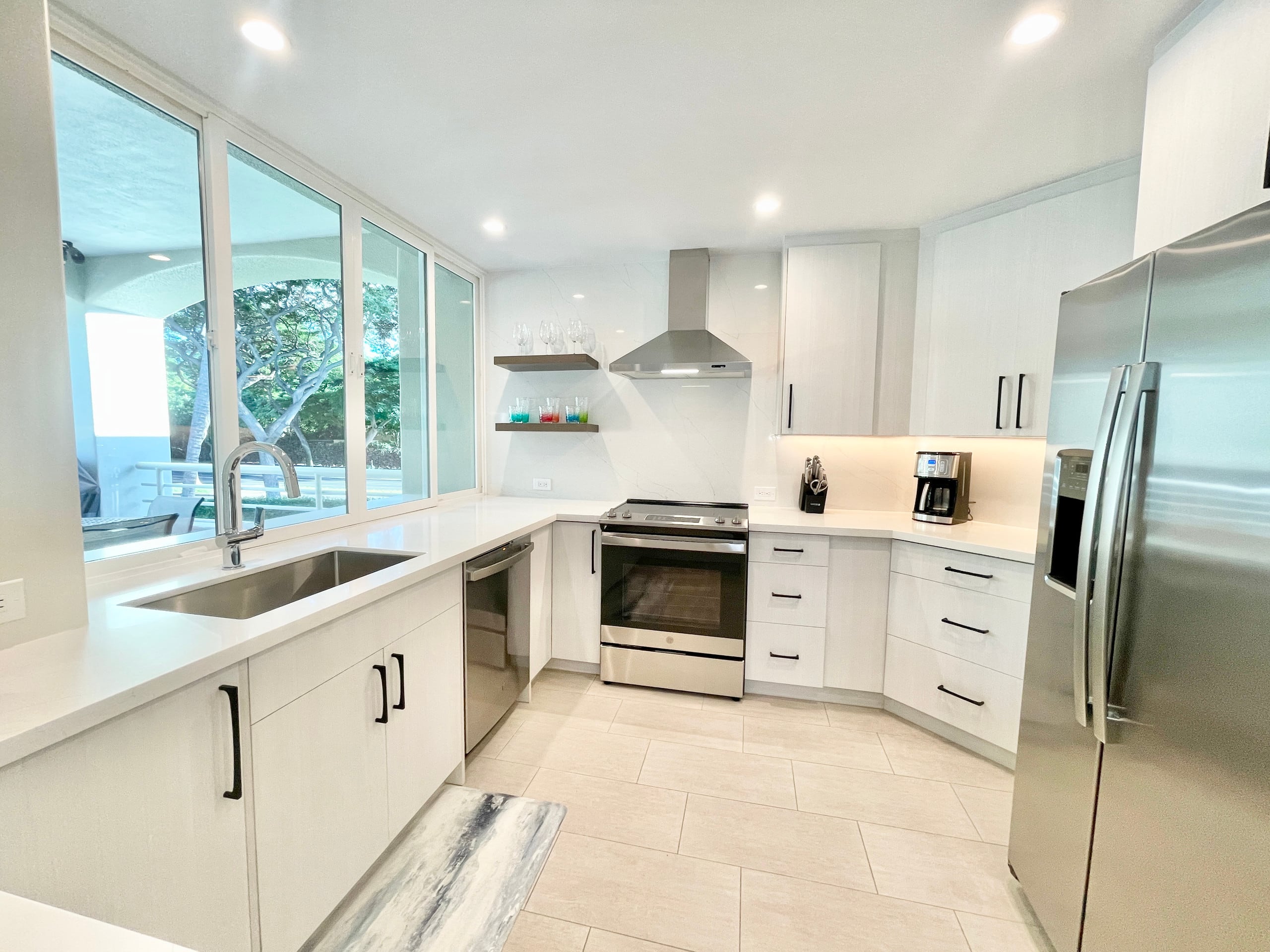 Condo in Wailea · ★4.99 · 2 bedrooms · 3 beds · 2 baths - Photo 10