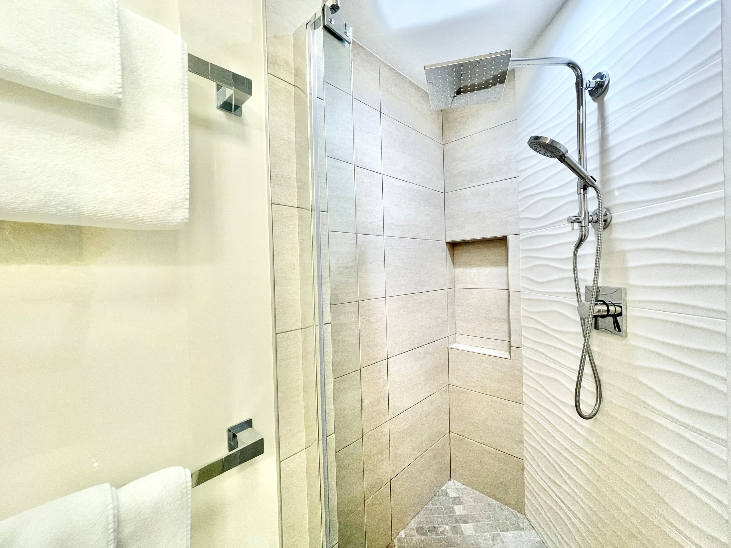 Condo in Wailea · ★4.99 · 2 bedrooms · 3 beds · 2 baths - Photo 53