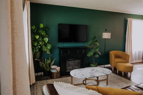 Traveler’s Rest- 3 bedroom home near it all!