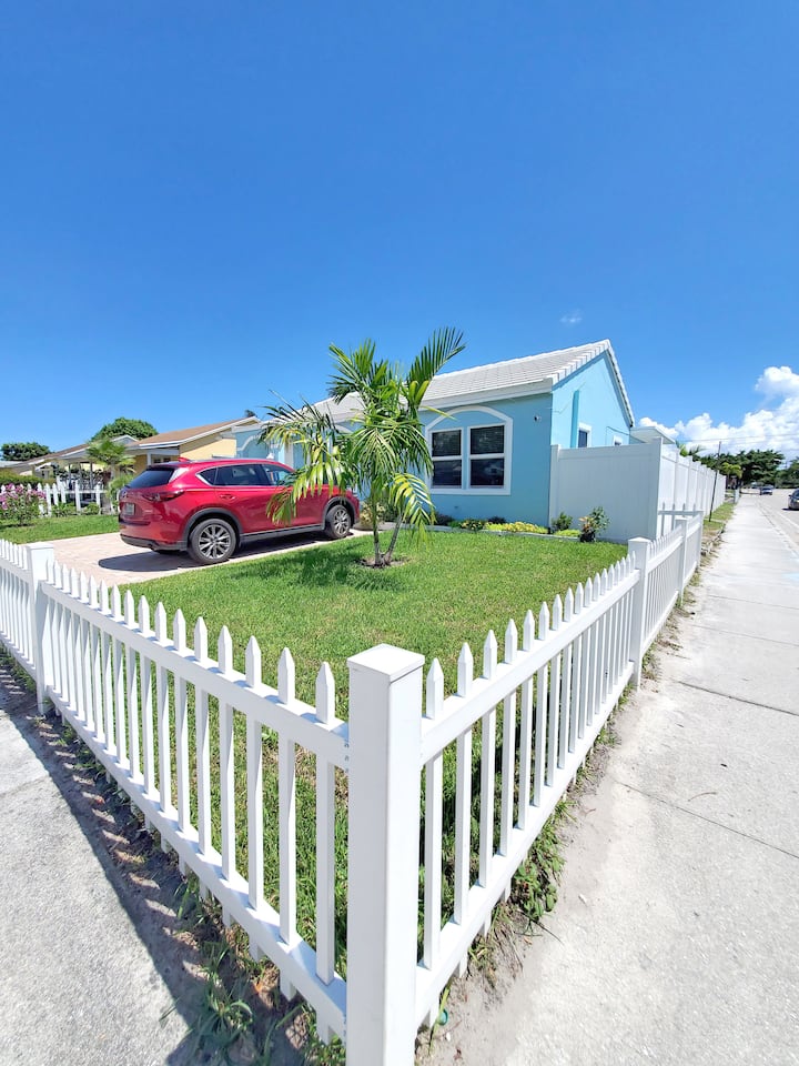 Location! Private Patio 2 Mi To Beach Cozy Home - Lake Worth, FL