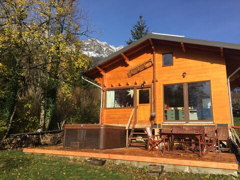 Small cozy cottage with hot tub.