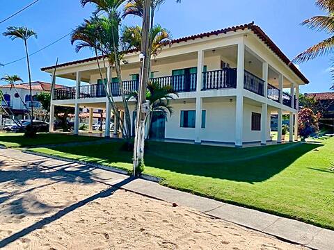 950 m2 Casarão, in the sand of Praia.
