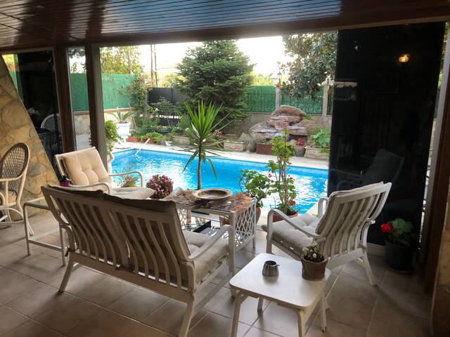 Isıtmalı Havuz ve Şelaleli Müstakil Villa gallery image 4