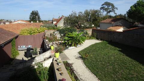 Pleasant townhouse, very quiet and spacious.