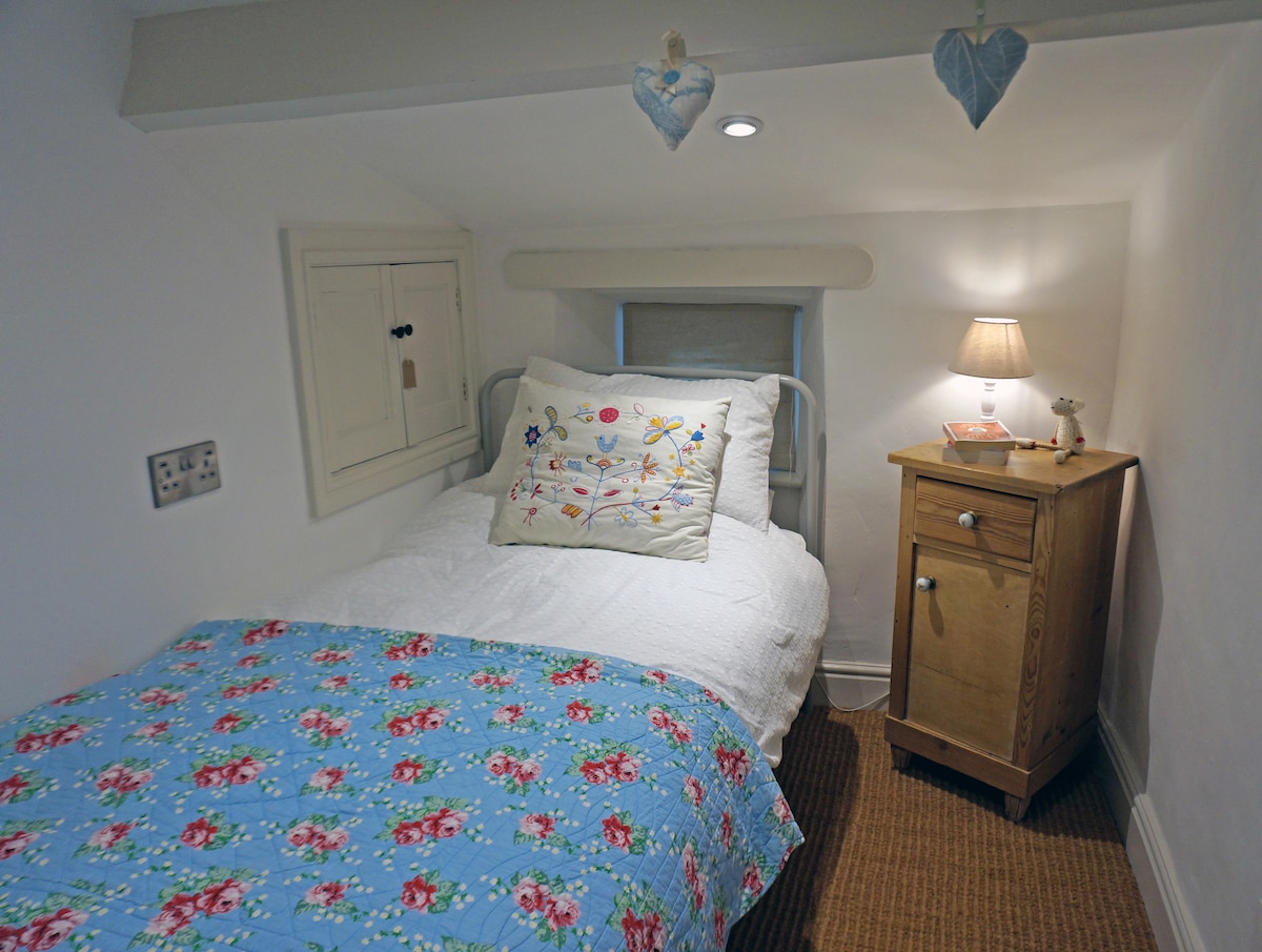 غرفة نوم واحدة مريحة