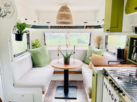 Vintage Caravan B&B-SPA