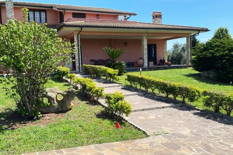 In the green, half anhourfrom the center of Rome