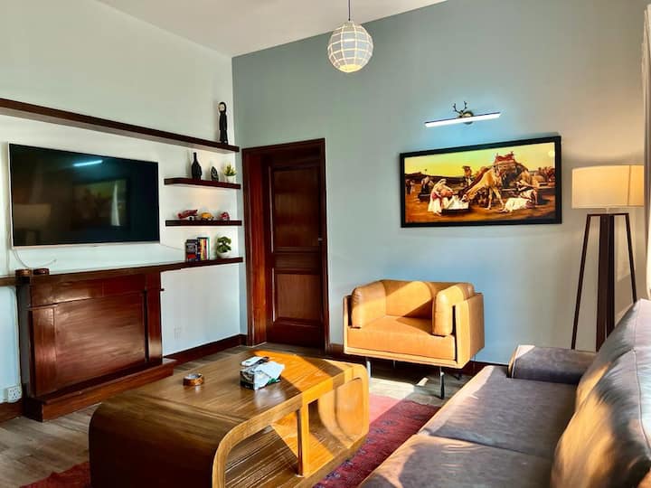 Villa 4bhk| Lawn| Park View| Sunroom| Isb Central - Islamabad