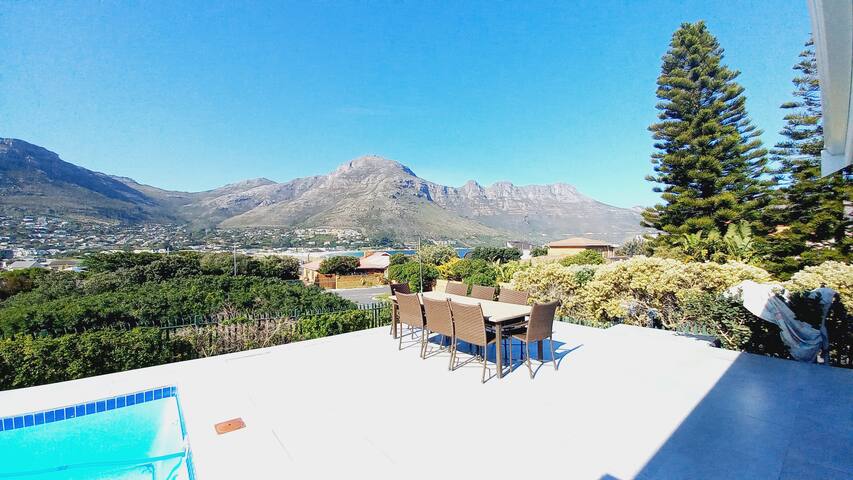 Beach, Mountain & Pool side home – no loadshedding gallery image 3