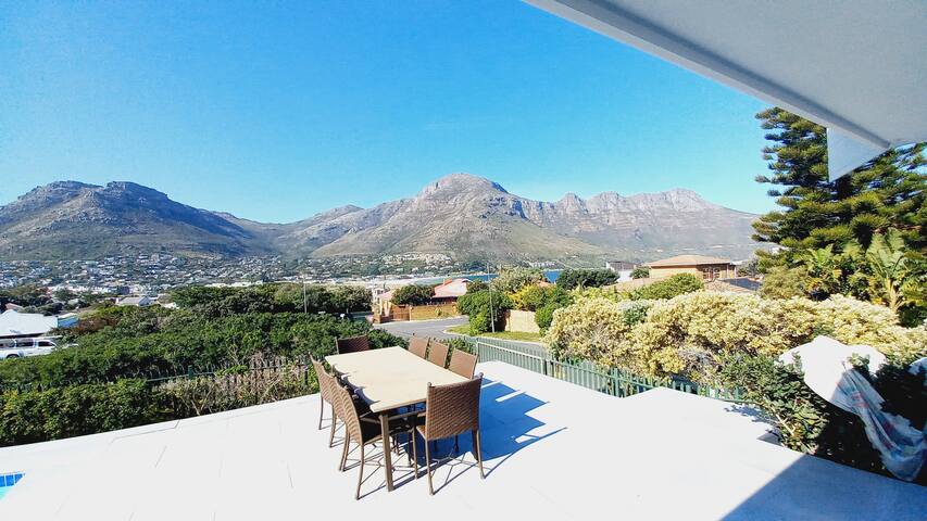 Beach, Mountain & Pool side home – no loadshedding gallery image 2