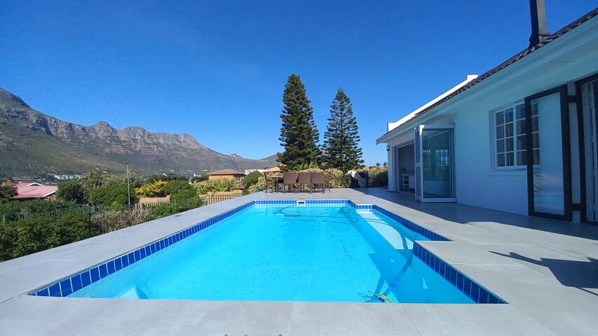 Beach, Mountain & Pool side home – no loadshedding gallery image 4