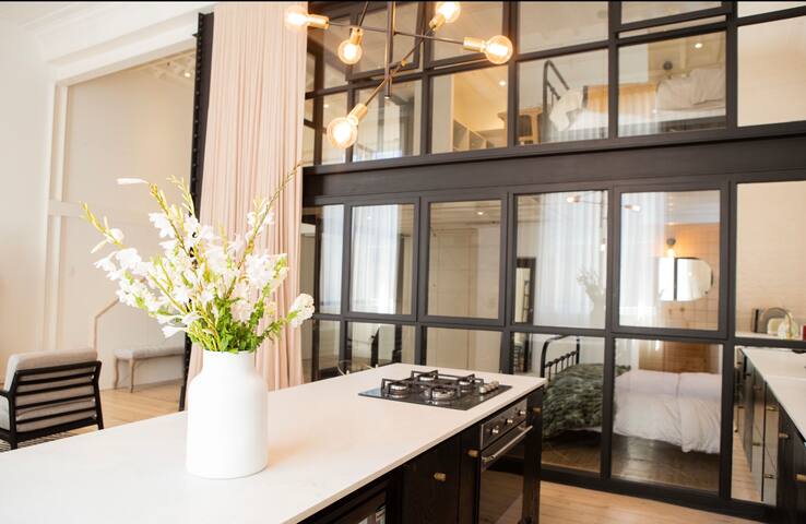 Fabulous Soho Style Loft in heritage building gallery image 5