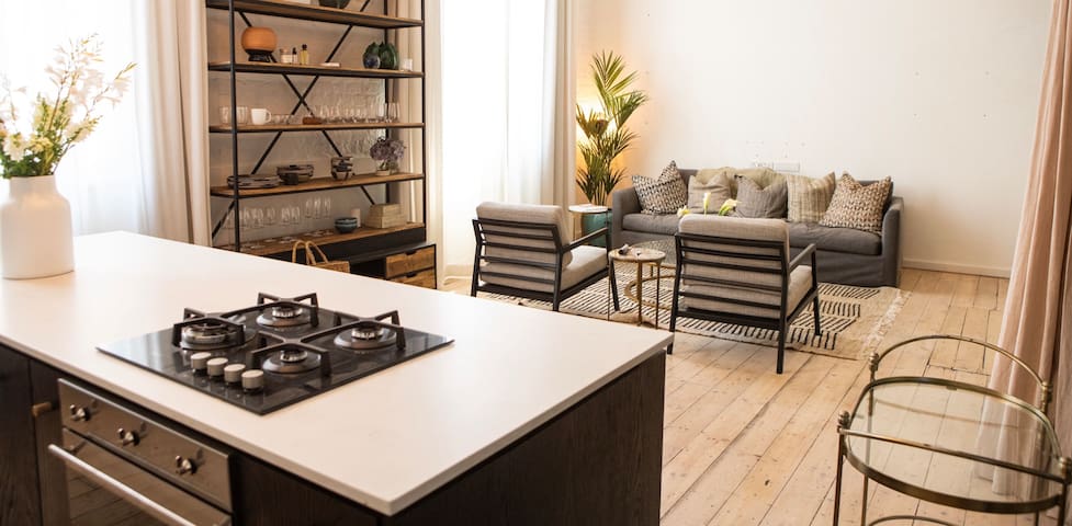 Fabulous Soho Style Loft in heritage building gallery image 4