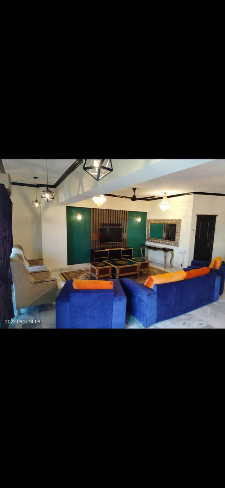 Lovely 1/2 Beds for Rent on Daily Basis Apartments for Rent in